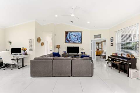 104 Hidden Hollow, Palm Beach Gardens FL - photo 7 of 35