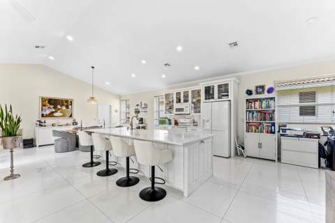 104 Hidden Hollow, Palm Beach Gardens FL - photo 8 of 35