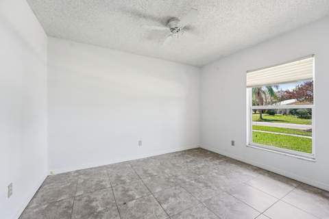 445 NE Armory Circle, Port St. Lucie FL - photo 17 of 36