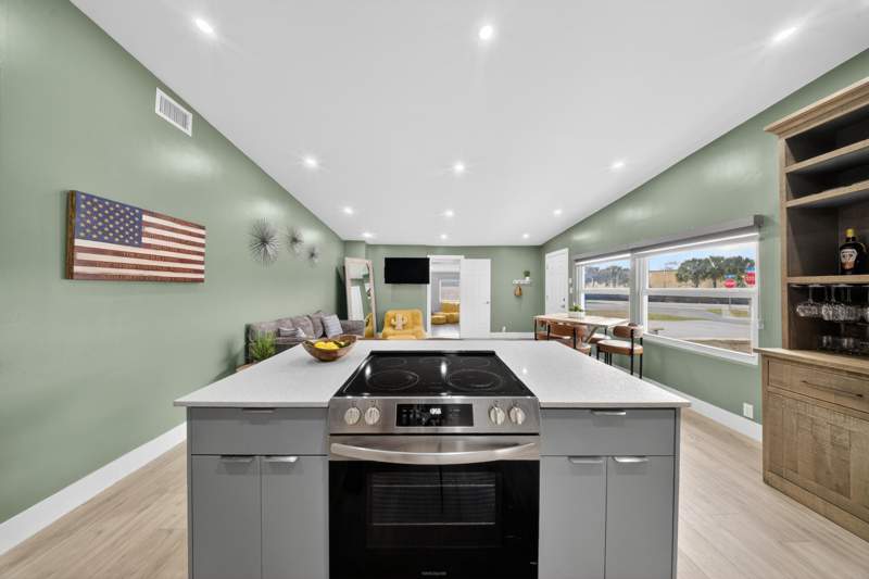 4 bedroom Single Family Residence at 801 SE 15th Street, Dixie View, Stuart — photo 5