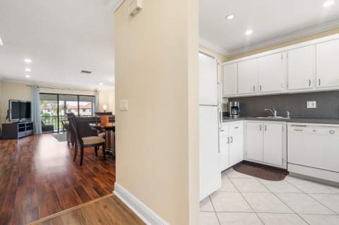 21218 Lago Circle #H, Boca Raton FL - photo 12 of 43