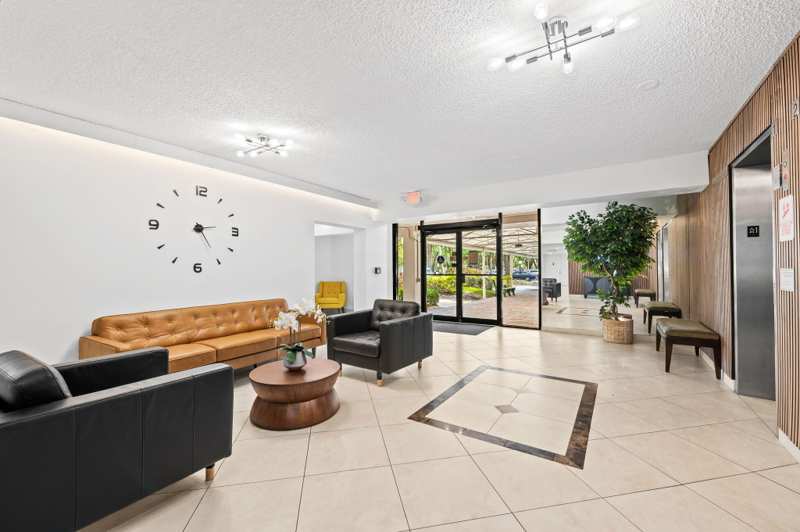 3 bedroom Condominium at 3960 Oaks Clubhouse Drive #304, No 78 Palm-Aire Country Club, Pompano Beach — photo 1