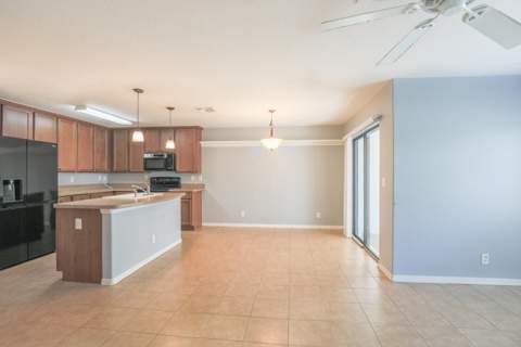 5064 NW Coventry Circle, Port St. Lucie FL - photo 12 of 37