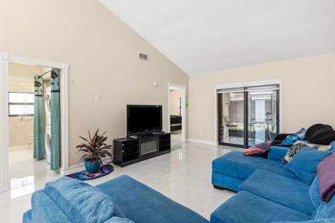 1875 Abbey Road, West Palm Beach FL - photo 13 of 28