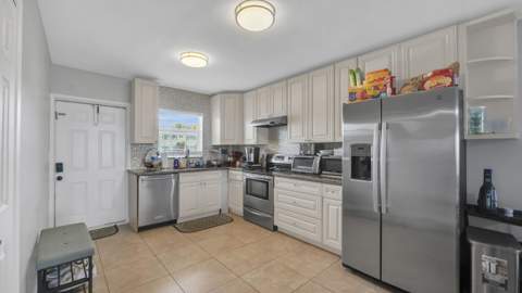 298 SE 6th Avenue #2, Pompano Beach FL - photo 8 of 30