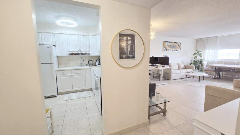 1 bedroom Condominium at 1400 S Ocean Drive #505, Trafalgar Towers Condominium, Hollywood — photo 5