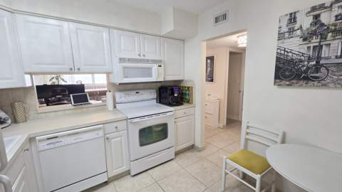 1400 S Ocean Drive #505, Hollywood FL - photo 7 of 10