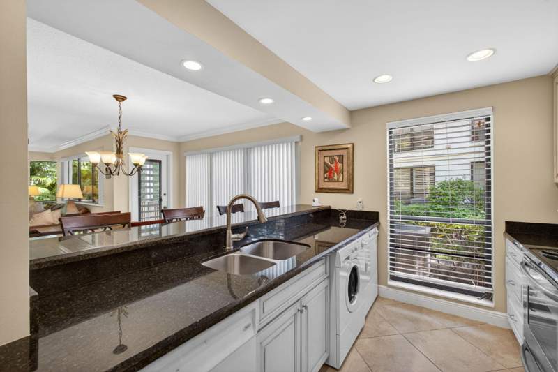 2 bedroom Condominium at 112 Brackenwood Road, Golf Villas Condo, Palm Beach Gardens — photo 4
