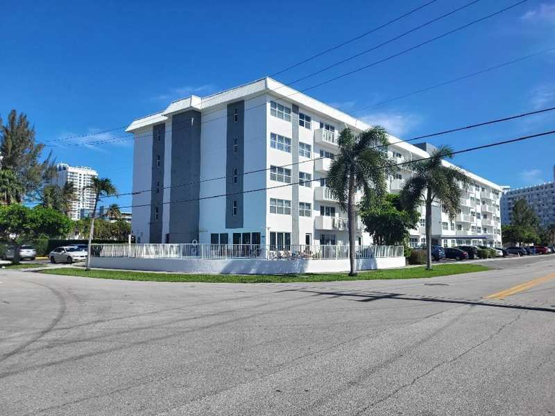 2 bedroom Condominium at 550 Bayshore Drive #104, Bayshore Embassy Condo, Fort Lauderdale — photo 1