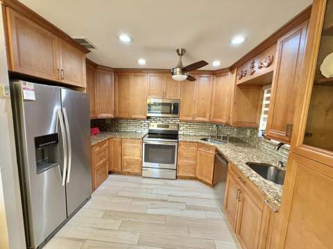 30 Plymouth C, West Palm Beach FL - photo 14 of 25