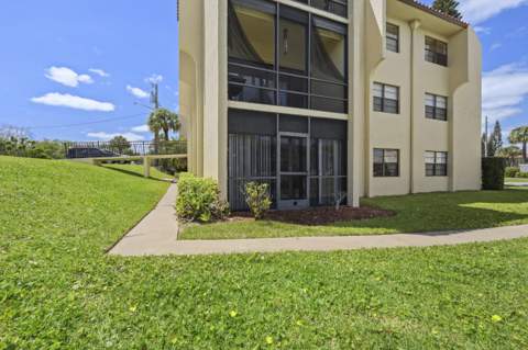 2050 Oleander Boulevard #1-106, Fort Pierce FL - photo 18 of 37