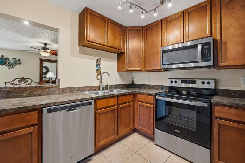 2 bedroom Condominium at 2050 Oleander Boulevard #1-106, Island House Condominium Phase I, Fort Pierce — photo 3