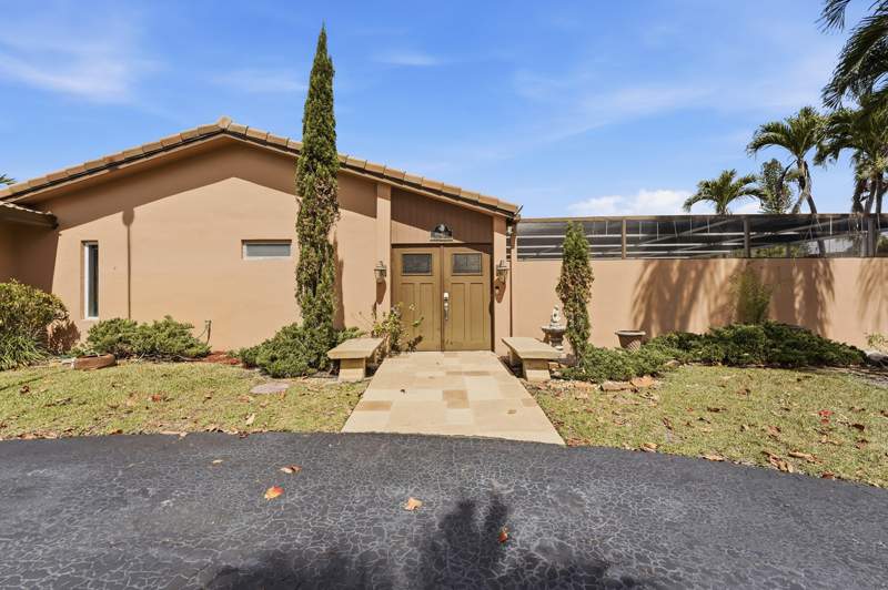 3 bedroom Single Family Residence at 11451 NW 30th Street, Coral Springs Country Club West, Coral Springs — photo 2
