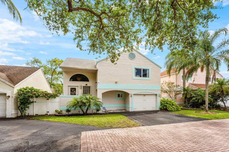 4 bedroom Single Family Residence at 331 NW 101st Terrace, Coral Lakes, Pembroke Pines — photo 3