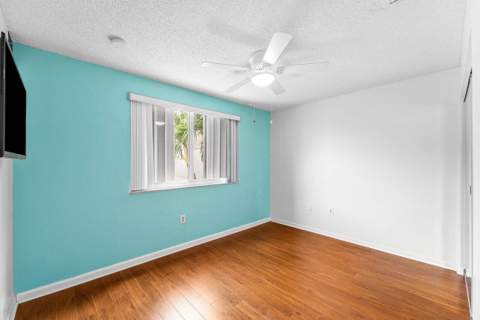 331 NW 101st Terrace, Pembroke Pines FL - photo 15 of 36