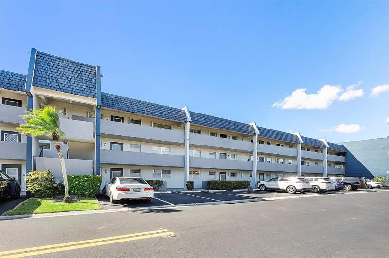 2 bedroom Condominium at 7847 Golf Circle Drive #211, Oriole Golf & Tennis 1, Margate — photo 1