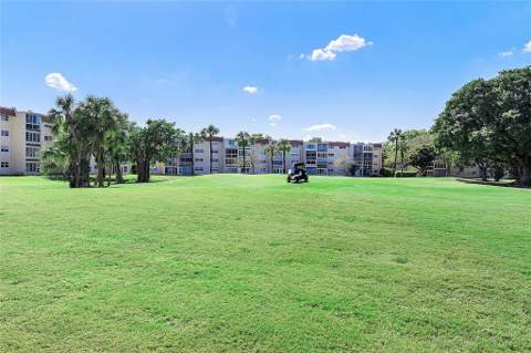 7847 Golf Circle Drive #211, Margate FL - photo 15 of 18