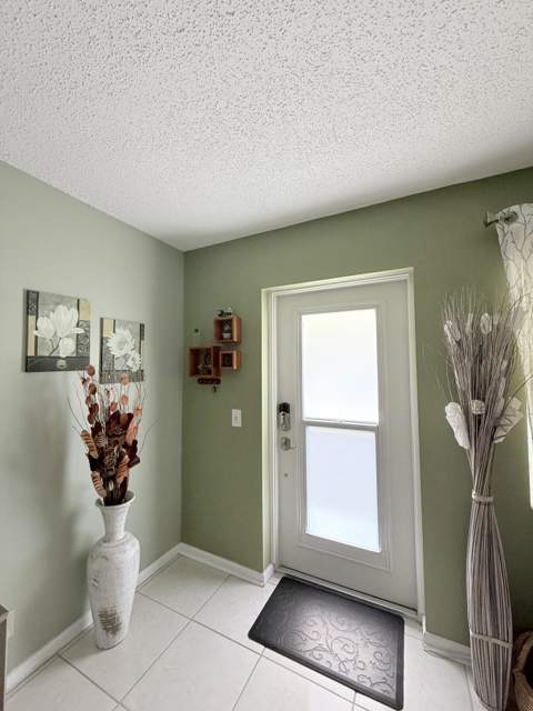 204 Durham D #204, Deerfield Beach FL - photo 8 of 37