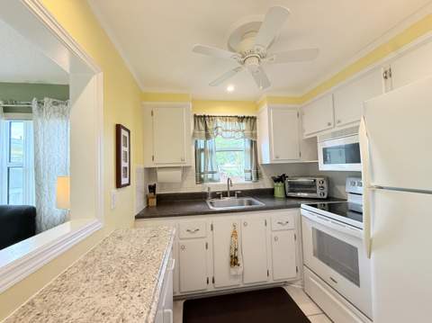 204 Durham D #204, Deerfield Beach FL - photo 12 of 37