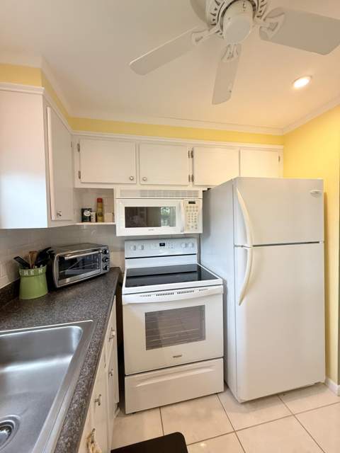 204 Durham D #204, Deerfield Beach FL - photo 14 of 37