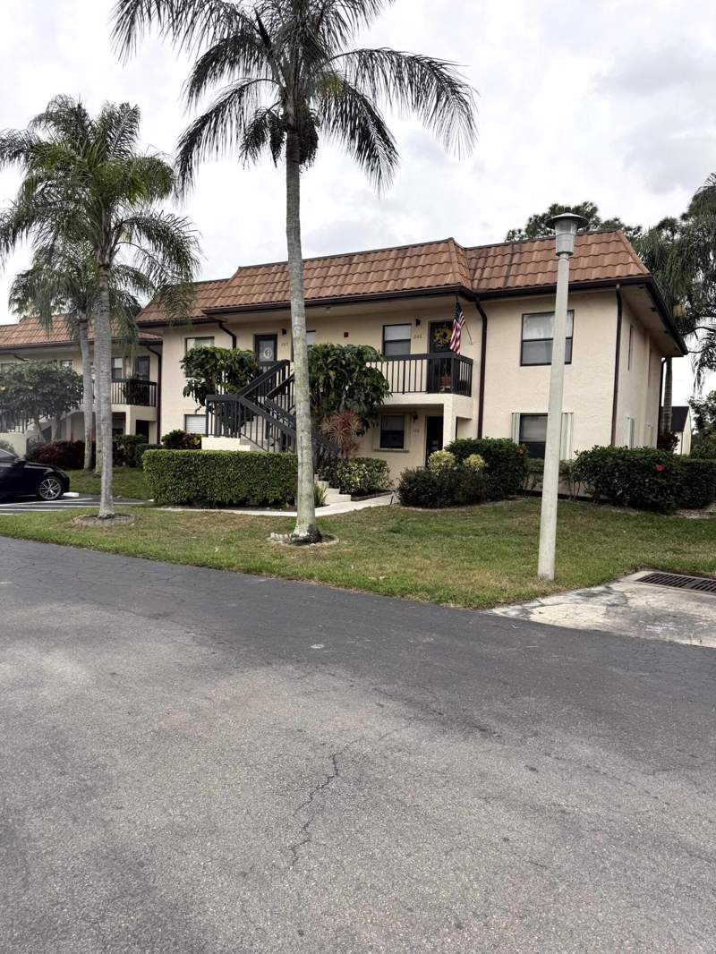 2 bedroom Condominium at 7190 Golf Colony Court #105, Lucerne Lakes Golf Colony Condos, Lake Worth — photo 4