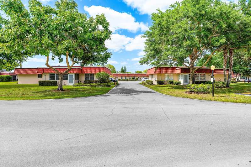 1 bedroom Condominium at 852 Salem Lane, Covered Bridge Condo, Lake Worth — photo 1