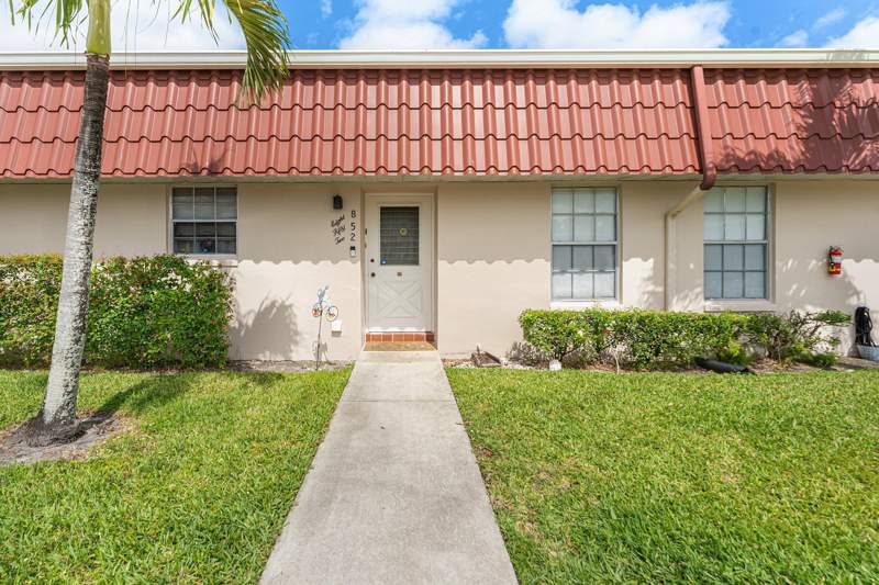 1 bedroom Condominium at 852 Salem Lane, Covered Bridge Condo, Lake Worth — photo 2
