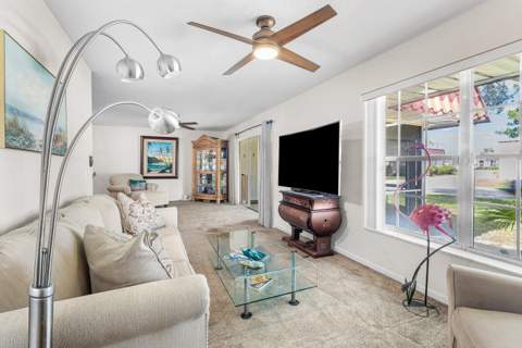 852 Salem Lane, Lake Worth FL - photo 6 of 21