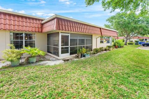 852 Salem Lane, Lake Worth FL - photo 14 of 21