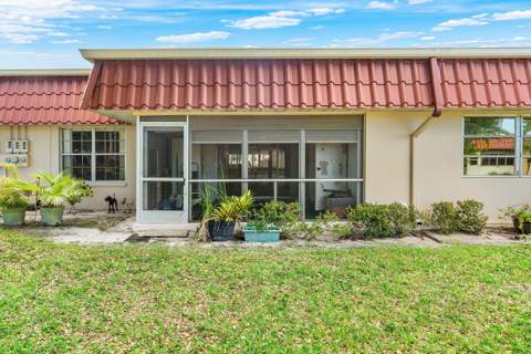 852 Salem Lane, Lake Worth FL - photo 15 of 21