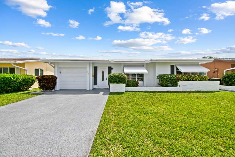 3 bedroom Single Family Residence at 4524 NW 43rd Avenue, Mainlands Of Tamarac Lakes, Tamarac — photo 1