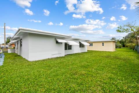 4524 NW 43rd Avenue, Tamarac FL - photo 24 of 27
