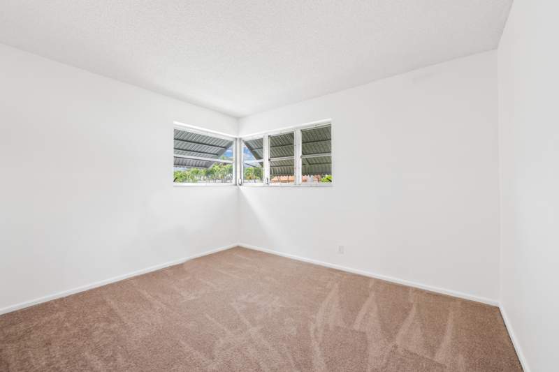 3 bedroom Single Family Residence at 4524 NW 43rd Avenue, Mainlands Of Tamarac Lakes, Tamarac — photo 4