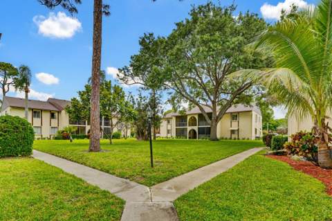 119 Lake Pine Circle #C-2, Greenacres FL - photo 18 of 21