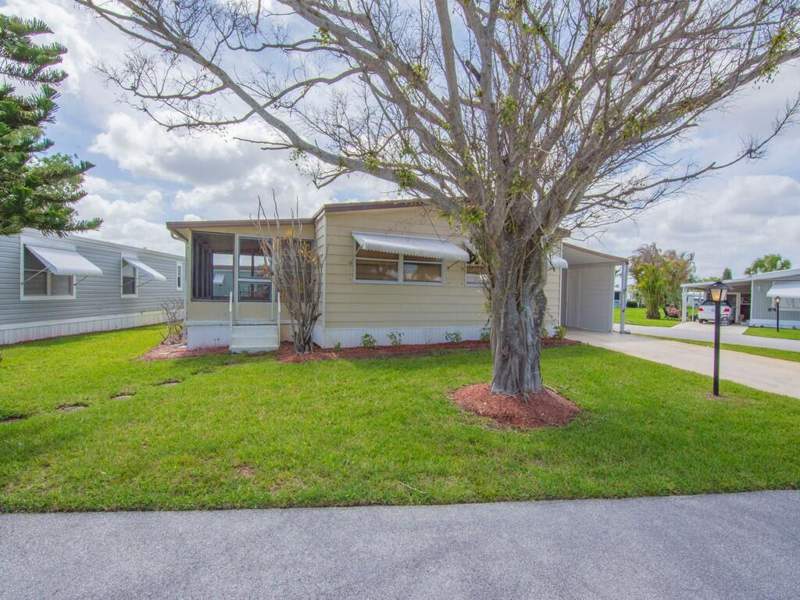 2 bedroom Manufactured Home at 225 NE Forrest Court, Pinelake Village, Jensen Beach — photo 2
