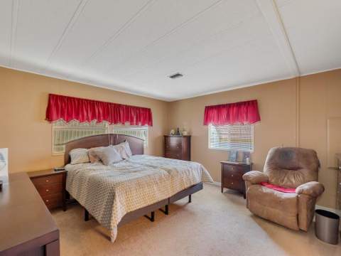 225 NE Forrest Court, Jensen Beach FL - photo 18 of 33