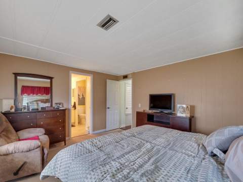 225 NE Forrest Court, Jensen Beach FL - photo 20 of 33