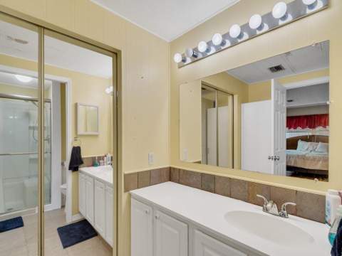 225 NE Forrest Court, Jensen Beach FL - photo 21 of 33