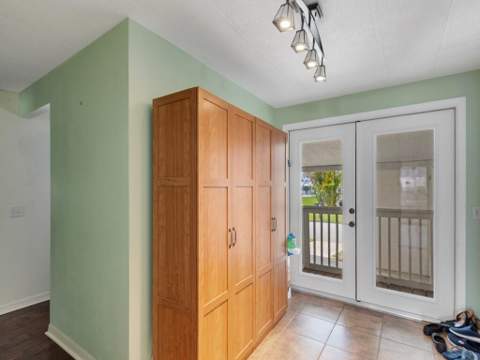 225 NE Forrest Court, Jensen Beach FL - photo 9 of 33