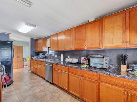 225 NE Forrest Court, Jensen Beach FL - photo 13 of 33