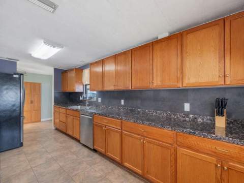 225 NE Forrest Court, Jensen Beach FL - photo 14 of 33