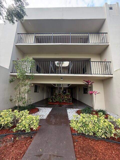 2 bedroom Condominium at 5220 Las Verdes Circle #108, Las Verdes, Delray Beach — photo 3