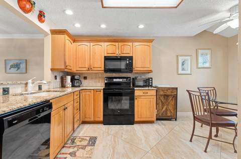 3409 SE 8th Street #6, Pompano Beach FL - photo 11 of 49