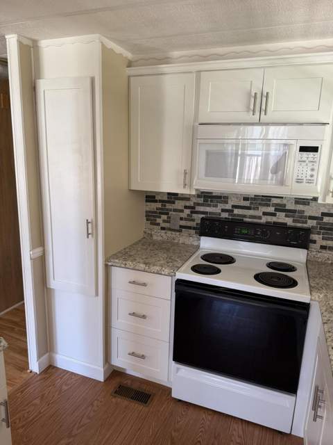 463 Onyx Way, Jensen Beach FL - photo 12 of 41
