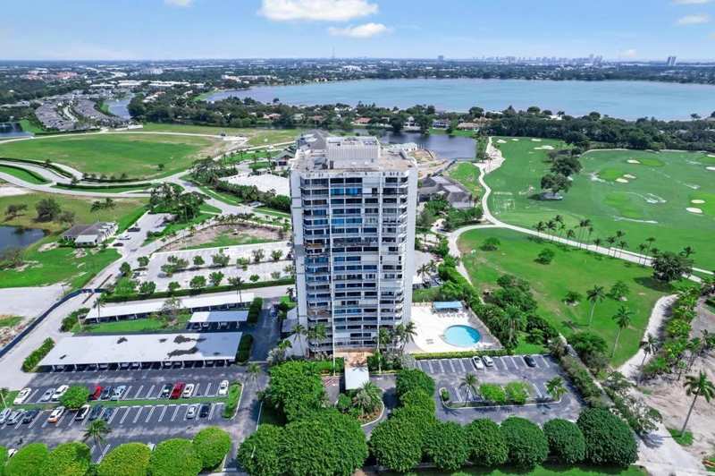 2 bedroom Condominium at 2400 Presidential Way #1206, Lands Of The President Condo 3, West Palm Beach — photo 1