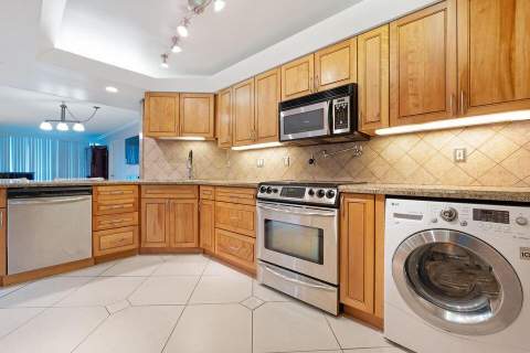 2400 Presidential Way #1206, West Palm Beach FL - photo 9 of 39