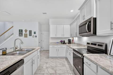 674 NE Turtleback Trail, Port St. Lucie FL - photo 15 of 40