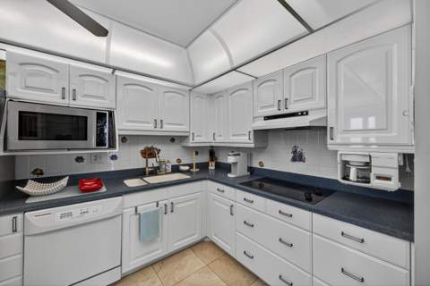 531 N Ocean Boulevard #1811, Pompano Beach FL - photo 22 of 52