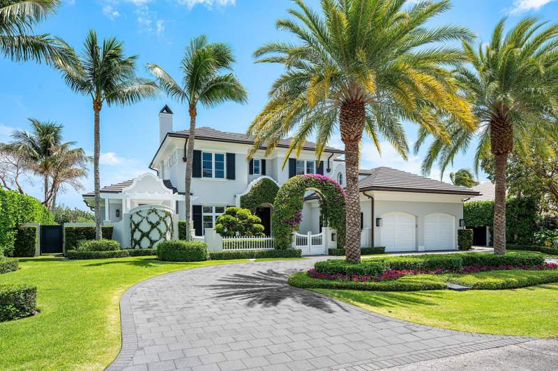 4 bedroom Single Family Residence at 2530 Avenue Au Soleil, Place Au Soleil, Gulf Stream — photo 3