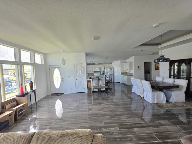 2 bedroom Manufactured Home at 8027 9th Hole Drive, The Links At Savanna Club, Port St. Lucie — photo 2
